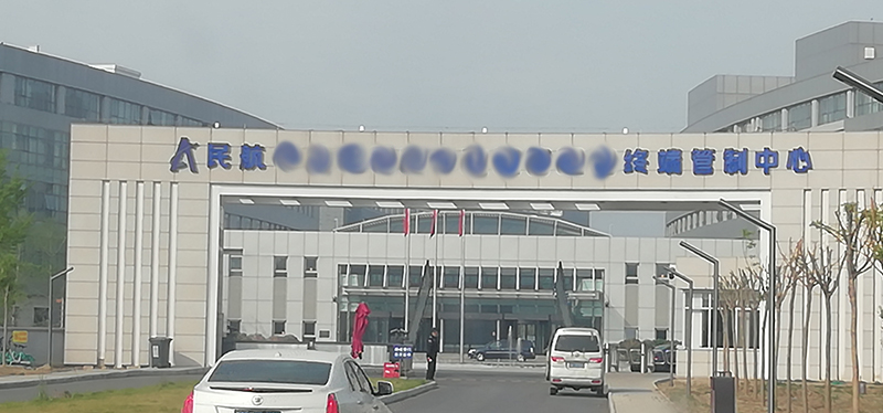 民航空中交通管理局終端管控中心安裝升降屏風桌,培訓電腦桌